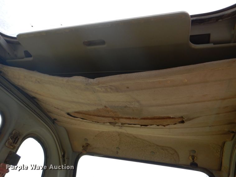 image for item IQ9249 2000 Kobelco SK210LC  excavator