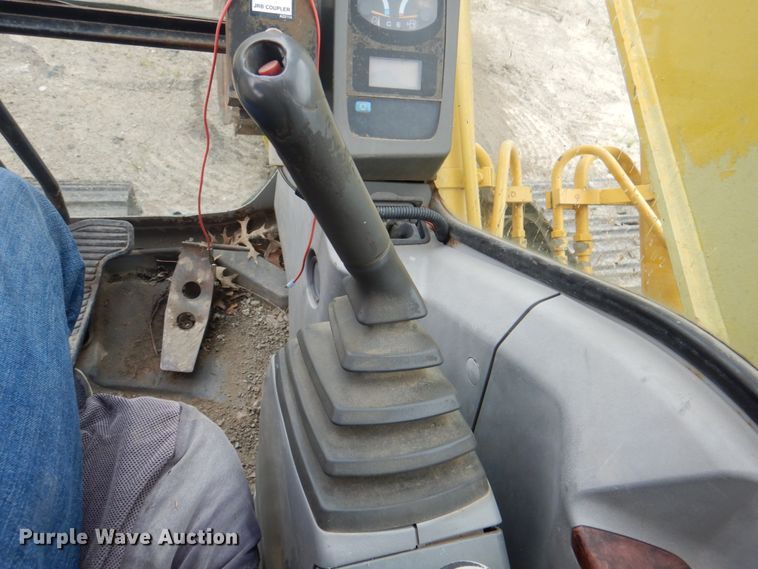 image for item IQ9249 2000 Kobelco SK210LC  excavator