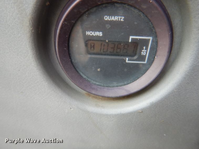 image for item IQ9249 2000 Kobelco SK210LC  excavator