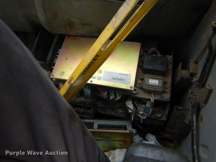 image for item IQ9249 2000 Kobelco SK210LC  excavator