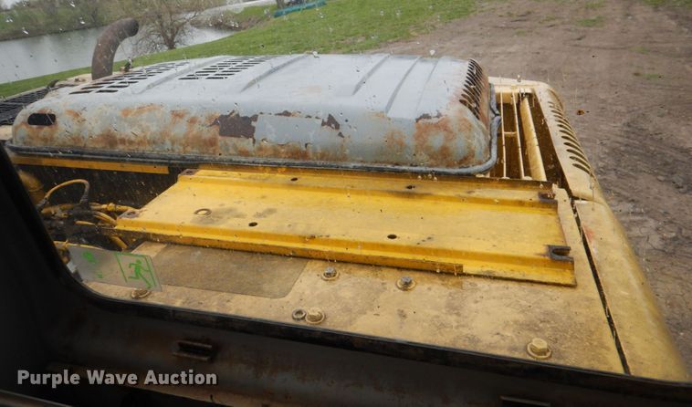 image for item IQ9249 2000 Kobelco SK210LC  excavator