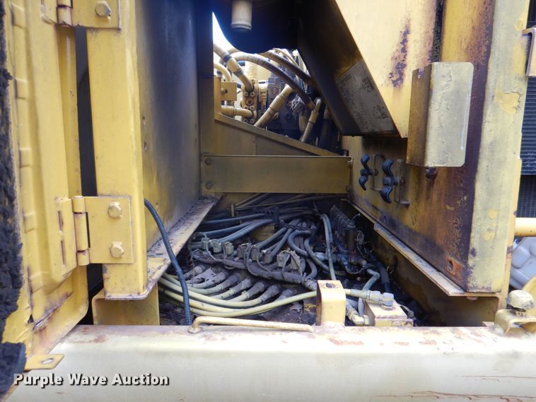 image for item IQ9249 2000 Kobelco SK210LC  excavator