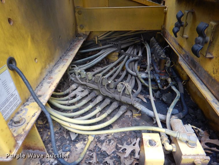 image for item IQ9249 2000 Kobelco SK210LC  excavator