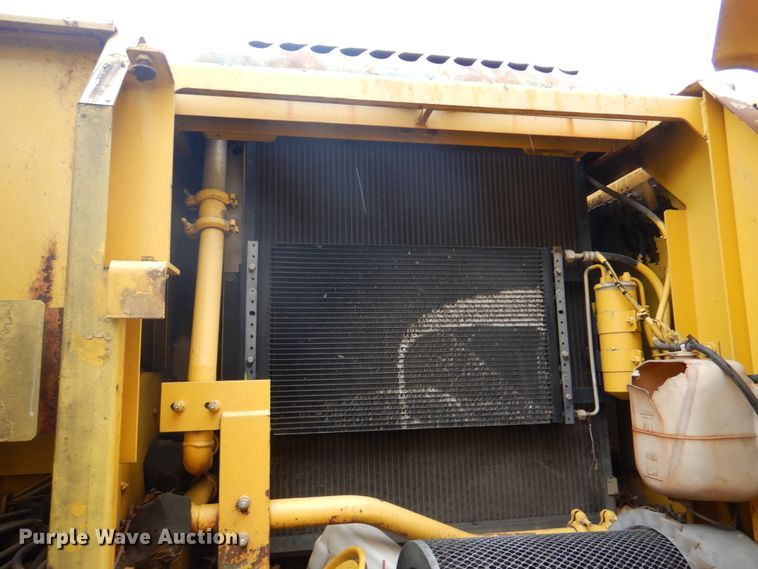 image for item IQ9249 2000 Kobelco SK210LC  excavator