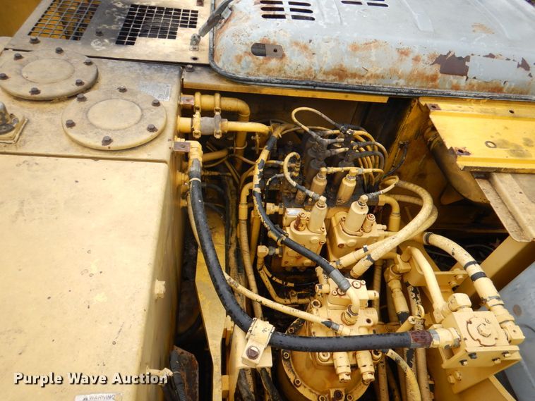 image for item IQ9249 2000 Kobelco SK210LC  excavator