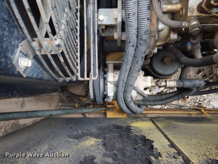 image for item IQ9249 2000 Kobelco SK210LC  excavator