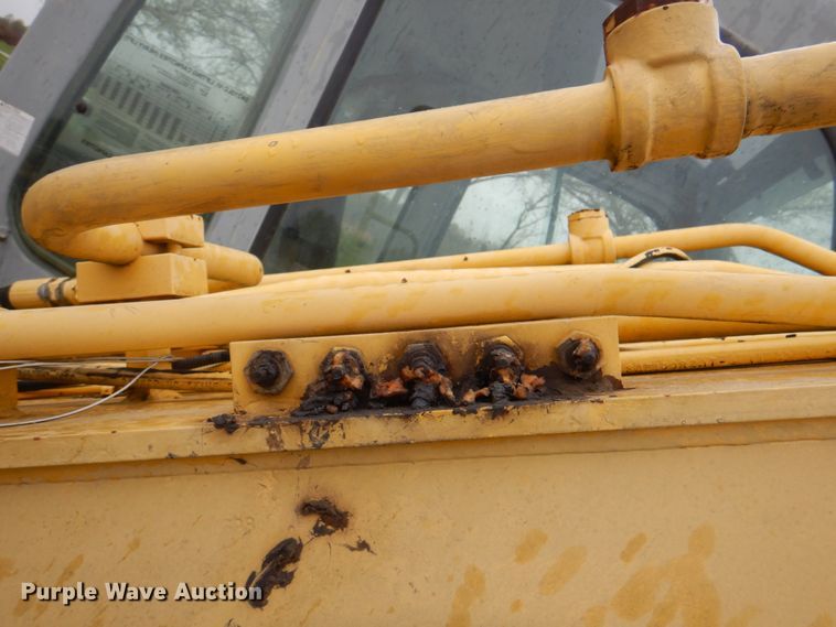 image for item IQ9249 2000 Kobelco SK210LC  excavator