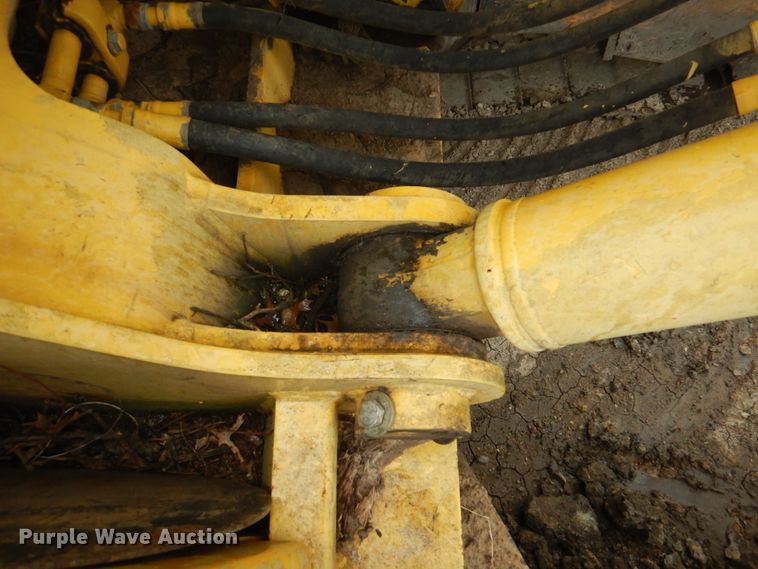 image for item IQ9249 2000 Kobelco SK210LC  excavator