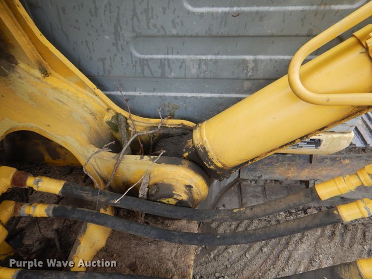 image for item IQ9249 2000 Kobelco SK210LC  excavator