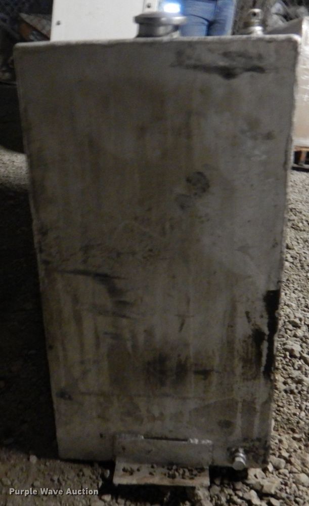 image for item IQ9252 Fuel tank