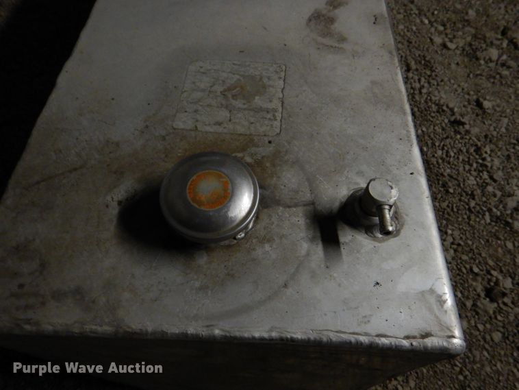 image for item IQ9252 Fuel tank