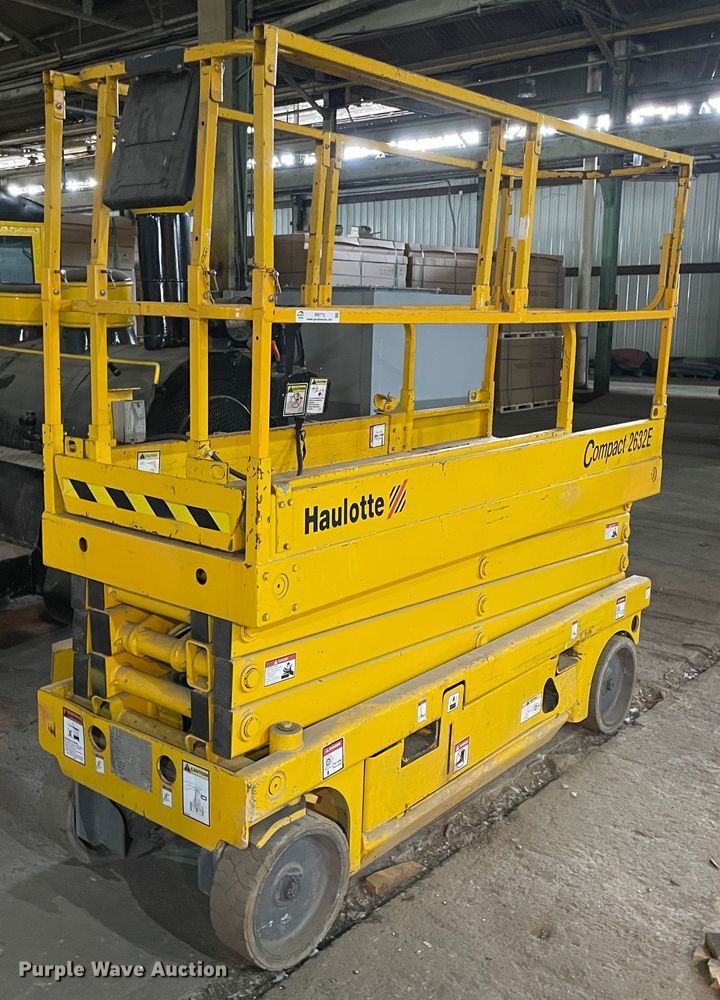 image for item IR9773 2007 Haulotte 2632E  scissor lift