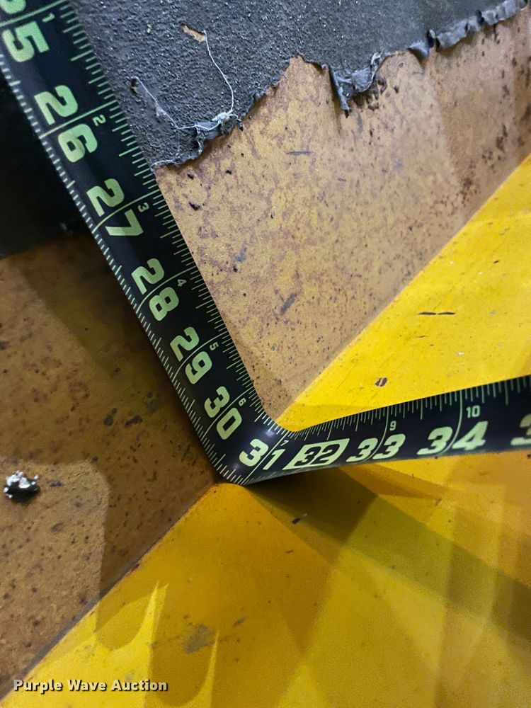 image for item IR9773 2007 Haulotte 2632E  scissor lift