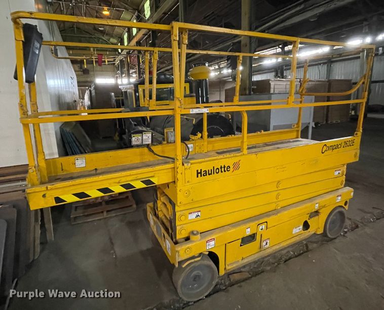 image for item IR9773 2007 Haulotte 2632E  scissor lift