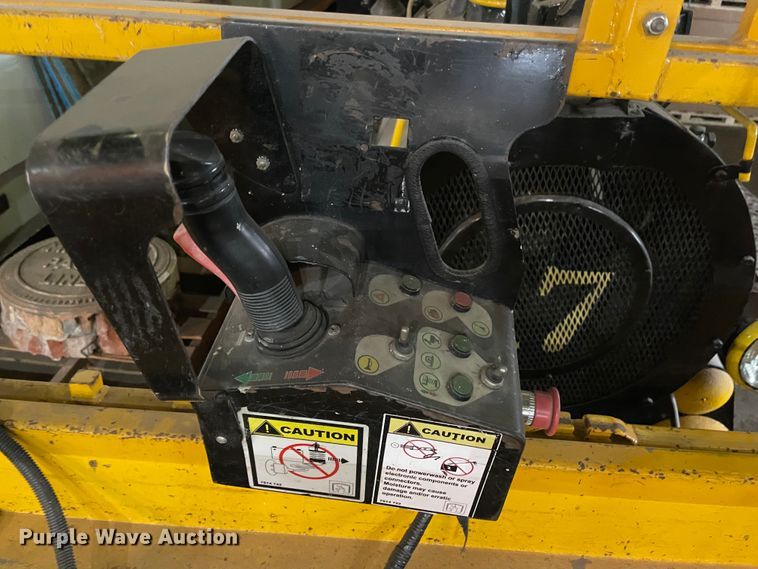 image for item IR9773 2007 Haulotte 2632E  scissor lift