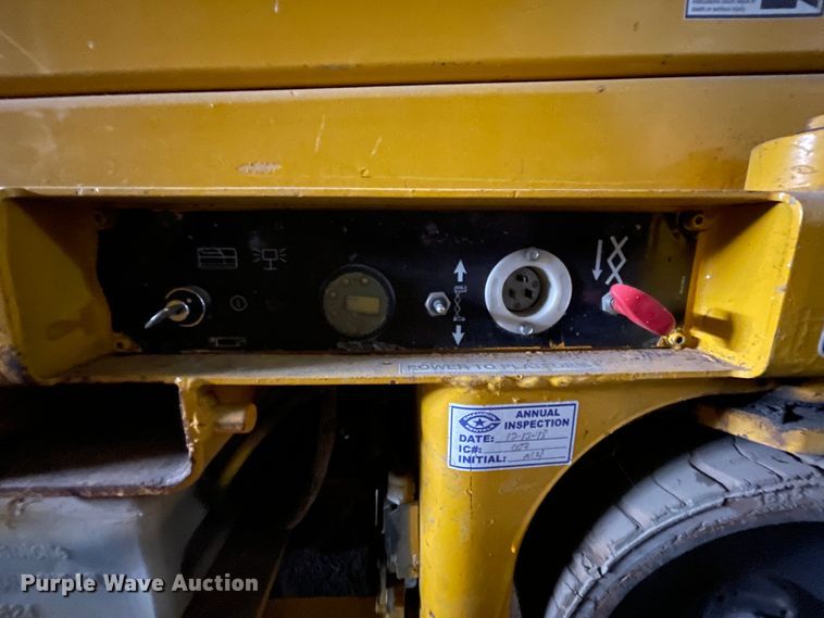 image for item IR9773 2007 Haulotte 2632E  scissor lift