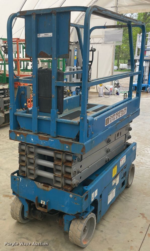 image for item IR9918 2013 Genie GS1930  scissor lift