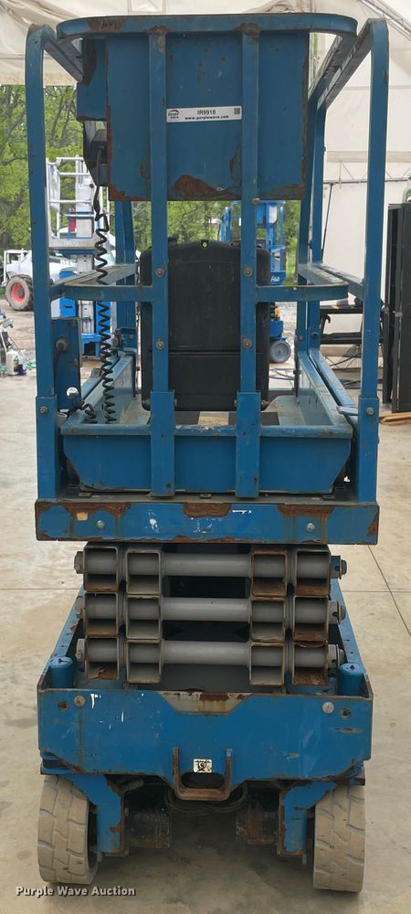 image for item IR9918 2013 Genie GS1930  scissor lift