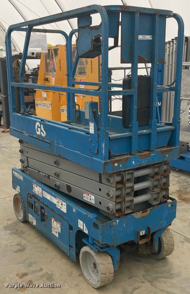 image for item IR9918 2013 Genie GS1930  scissor lift