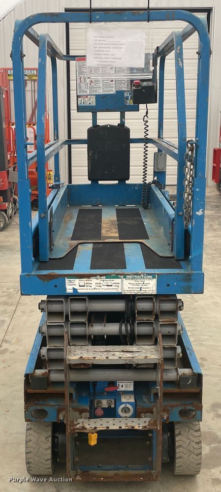 image for item IR9918 2013 Genie GS1930  scissor lift