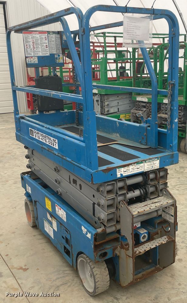 image for item IR9918 2013 Genie GS1930  scissor lift