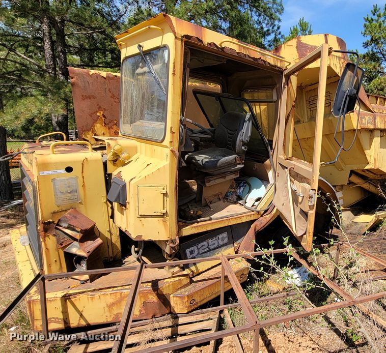 image for item IU9998 Caterpillar D25C  haul truck