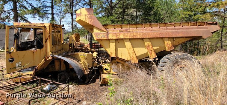 image for item IU9998 Caterpillar D25C  haul truck