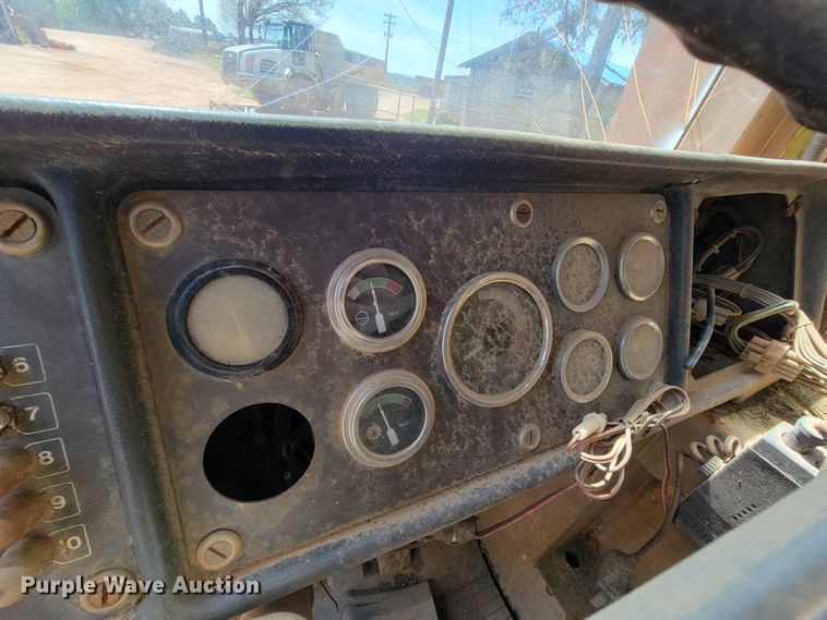 image for item IU9998 Caterpillar D25C  haul truck