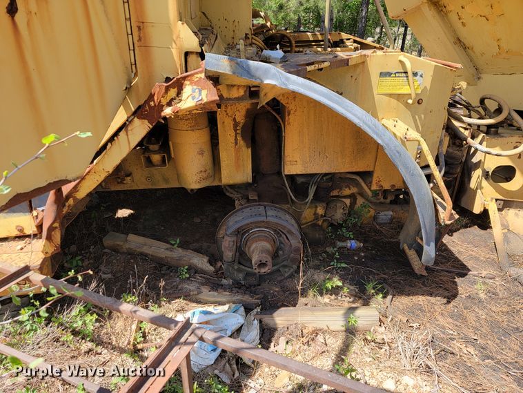 image for item IU9998 Caterpillar D25C  haul truck