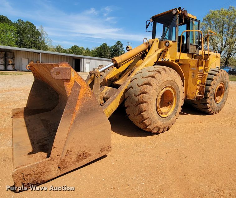image for item IV9001 1988 John Deere 844  wheel loader