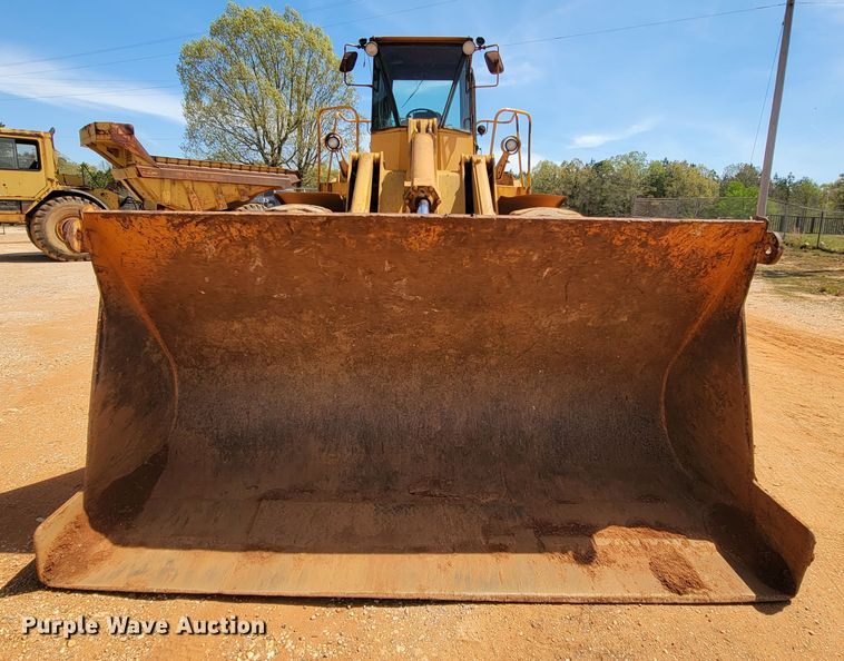 image for item IV9001 1988 John Deere 844  wheel loader