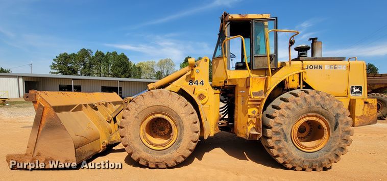 image for item IV9001 1988 John Deere 844  wheel loader