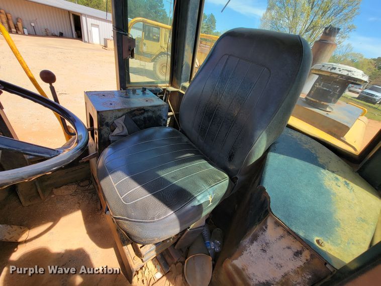image for item IV9001 1988 John Deere 844  wheel loader