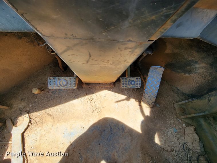 image for item IV9001 1988 John Deere 844  wheel loader