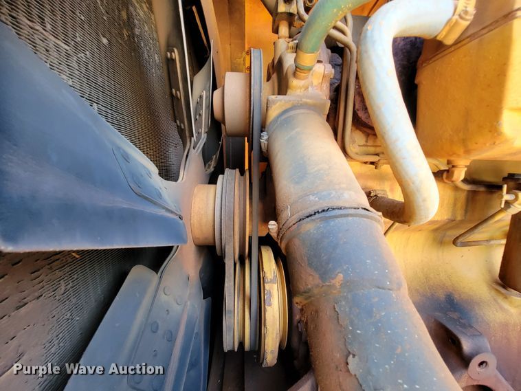 image for item IV9001 1988 John Deere 844  wheel loader