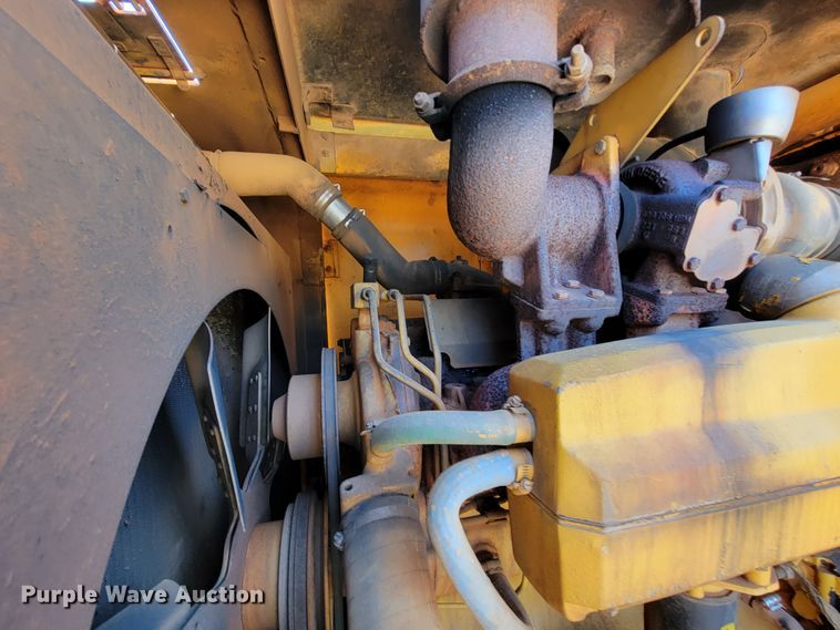 image for item IV9001 1988 John Deere 844  wheel loader