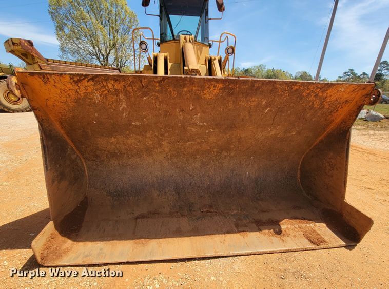 image for item IV9001 1988 John Deere 844  wheel loader