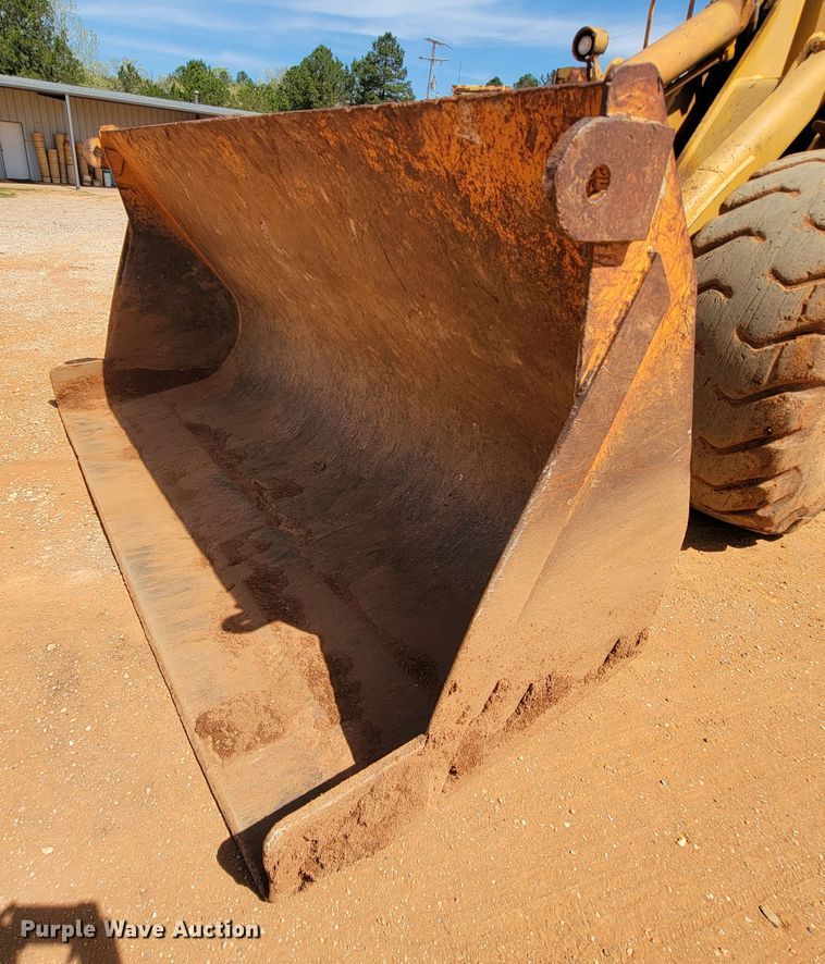 image for item IV9001 1988 John Deere 844  wheel loader