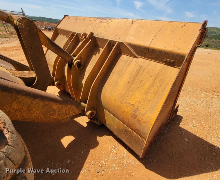 image for item IV9001 1988 John Deere 844  wheel loader