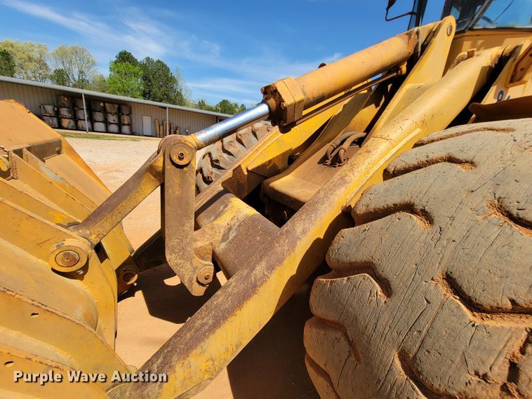image for item IV9001 1988 John Deere 844  wheel loader