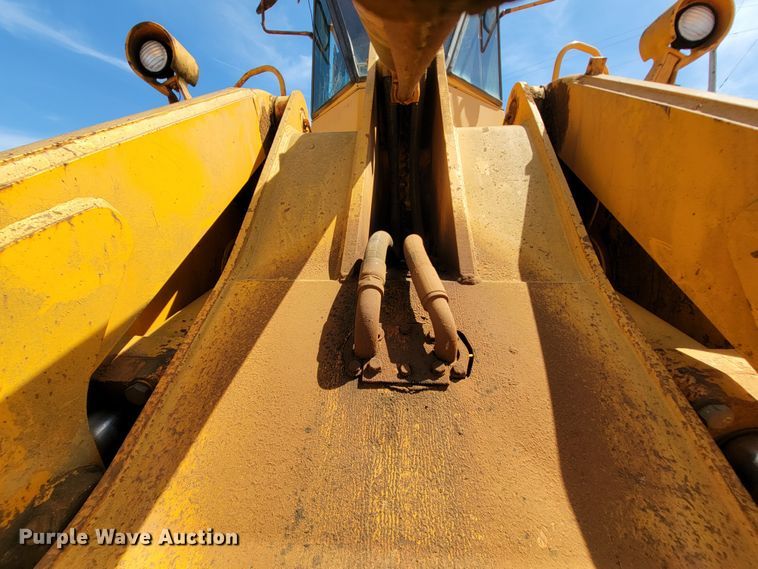 image for item IV9001 1988 John Deere 844  wheel loader