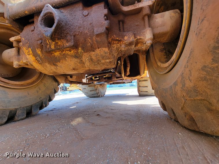 image for item IV9001 1988 John Deere 844  wheel loader