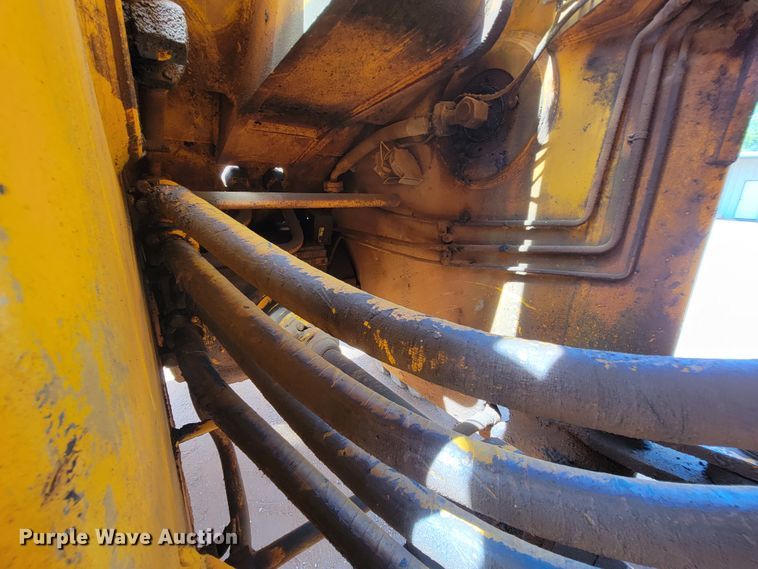 image for item IV9001 1988 John Deere 844  wheel loader