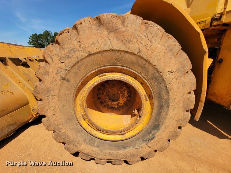image for item IV9001 1988 John Deere 844  wheel loader