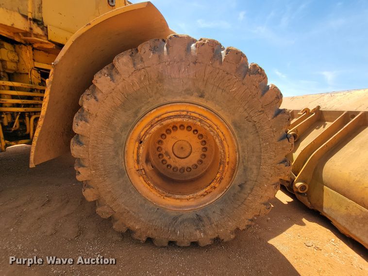 image for item IV9001 1988 John Deere 844  wheel loader