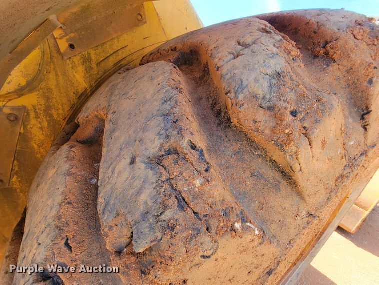 image for item IV9001 1988 John Deere 844  wheel loader