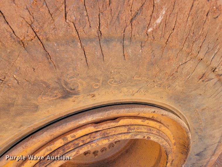 image for item IV9001 1988 John Deere 844  wheel loader