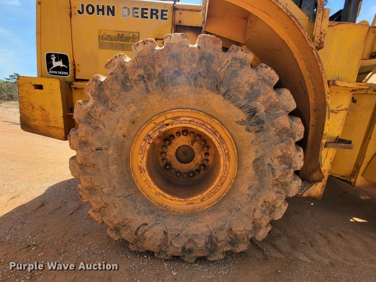 image for item IV9001 1988 John Deere 844  wheel loader