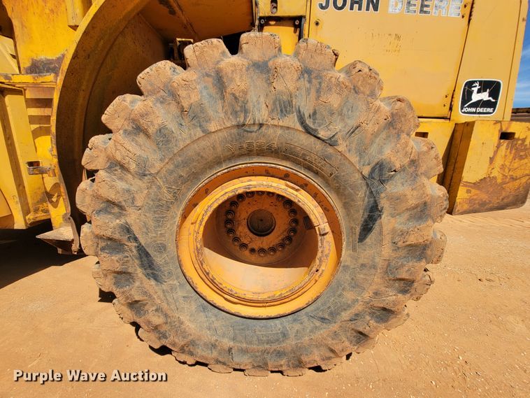 image for item IV9001 1988 John Deere 844  wheel loader