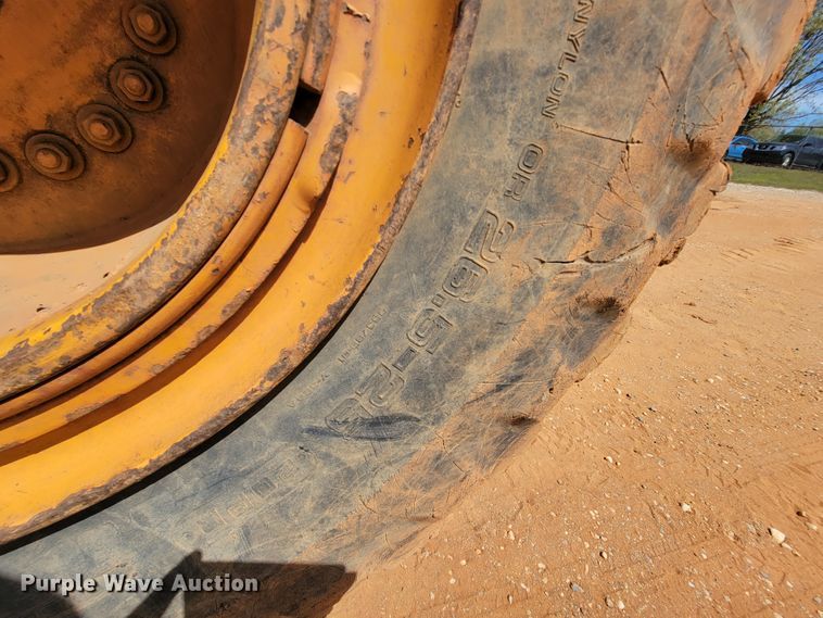 image for item IV9001 1988 John Deere 844  wheel loader